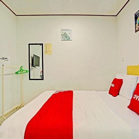 Готель Capital O 90423 Teratai Chalet Kampong Raja Екстер'єр фото