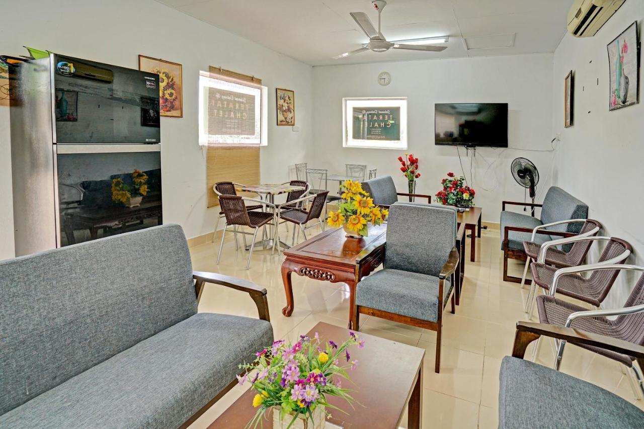Готель Capital O 90423 Teratai Chalet Kampong Raja Екстер'єр фото