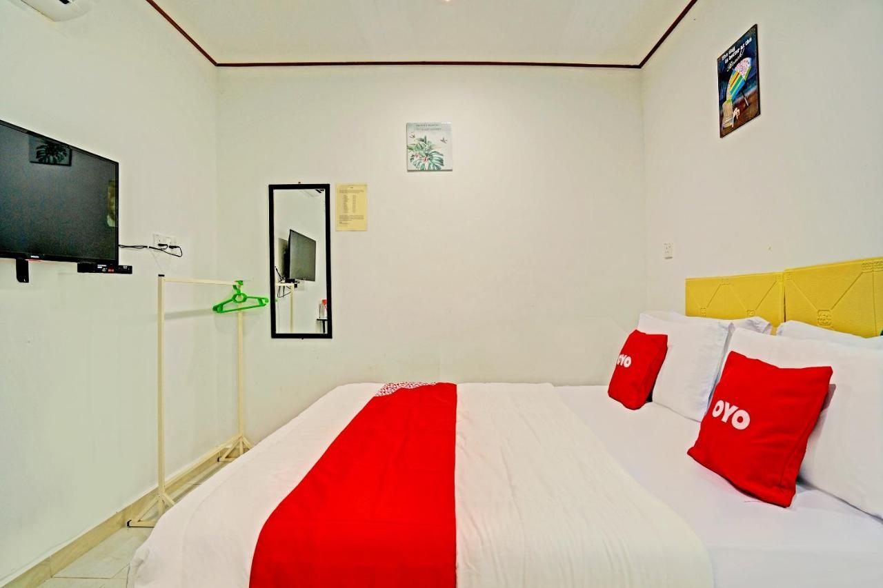 Готель Capital O 90423 Teratai Chalet Kampong Raja Екстер'єр фото