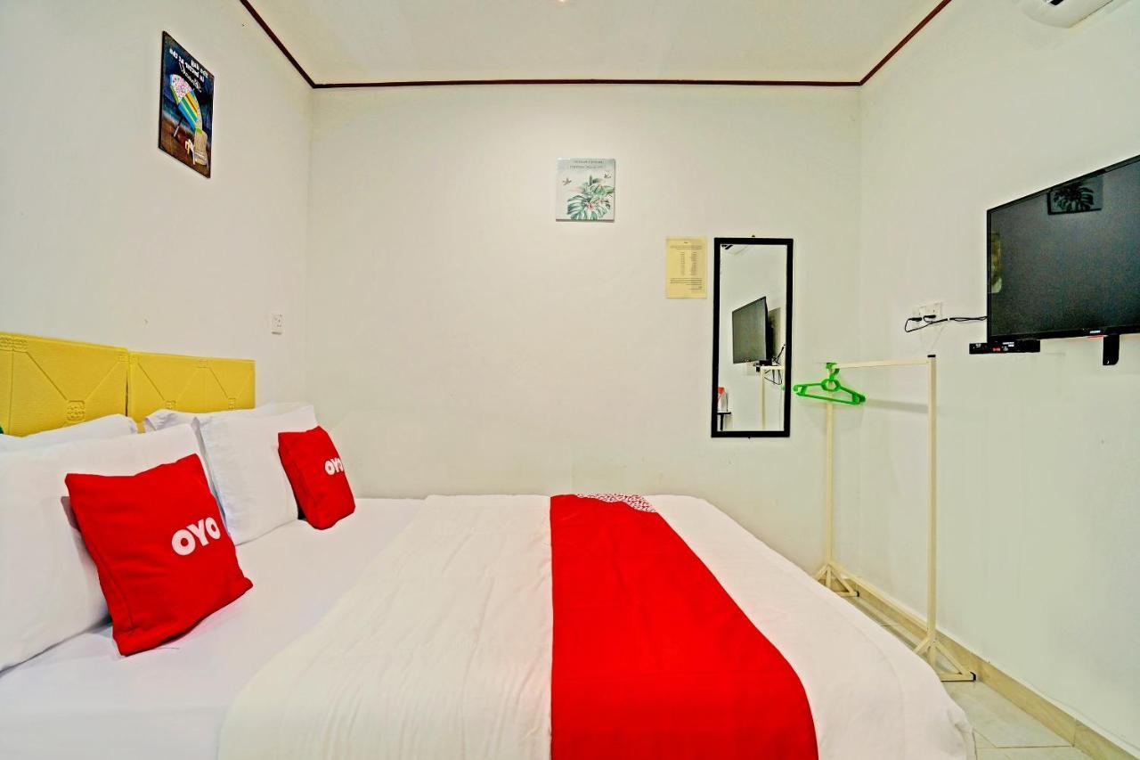 Готель Capital O 90423 Teratai Chalet Kampong Raja Екстер'єр фото