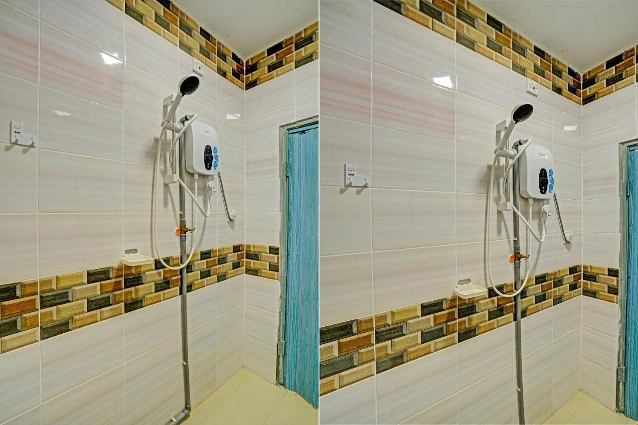 Готель Capital O 90423 Teratai Chalet Kampong Raja Екстер'єр фото