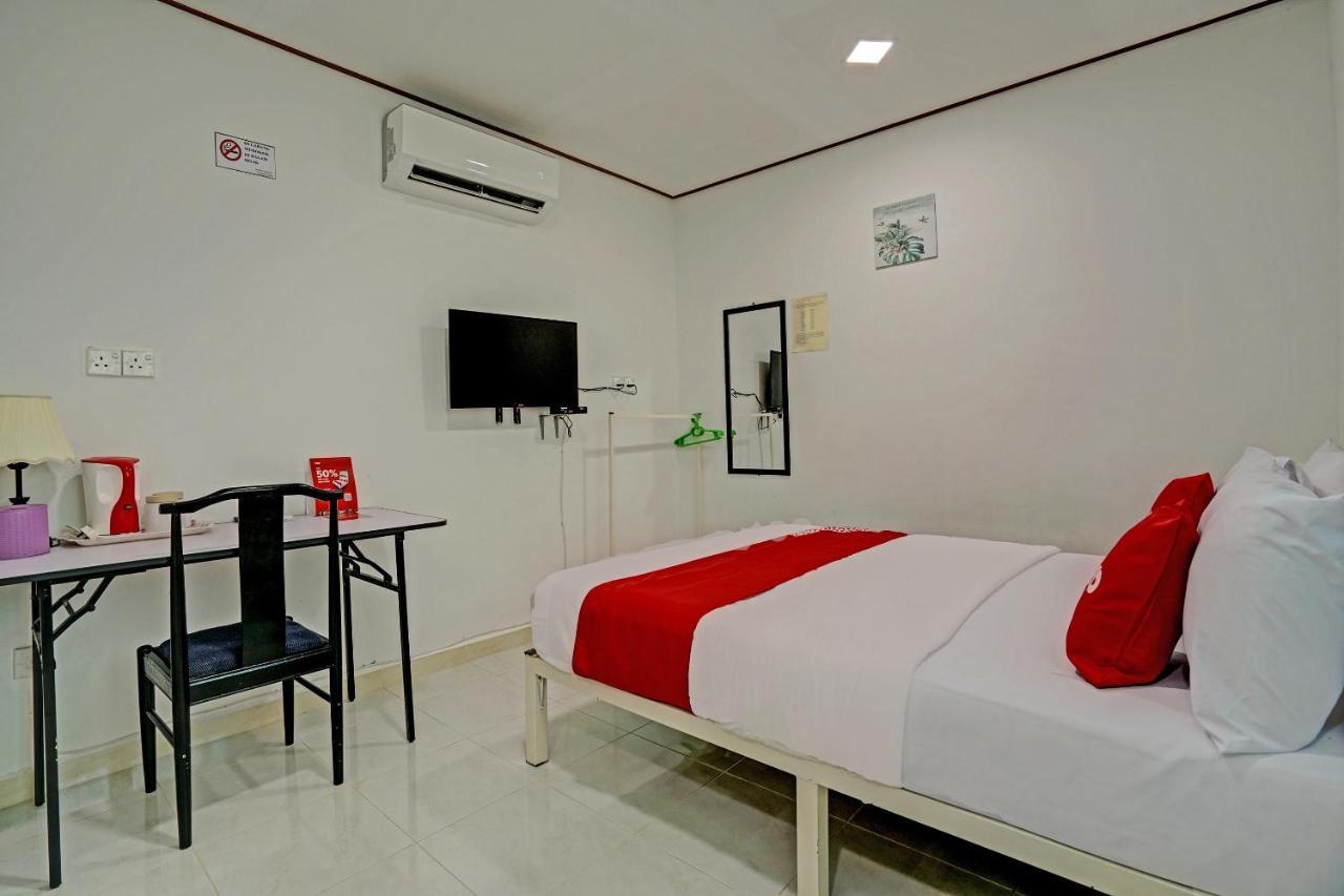 Готель Capital O 90423 Teratai Chalet Kampong Raja Екстер'єр фото